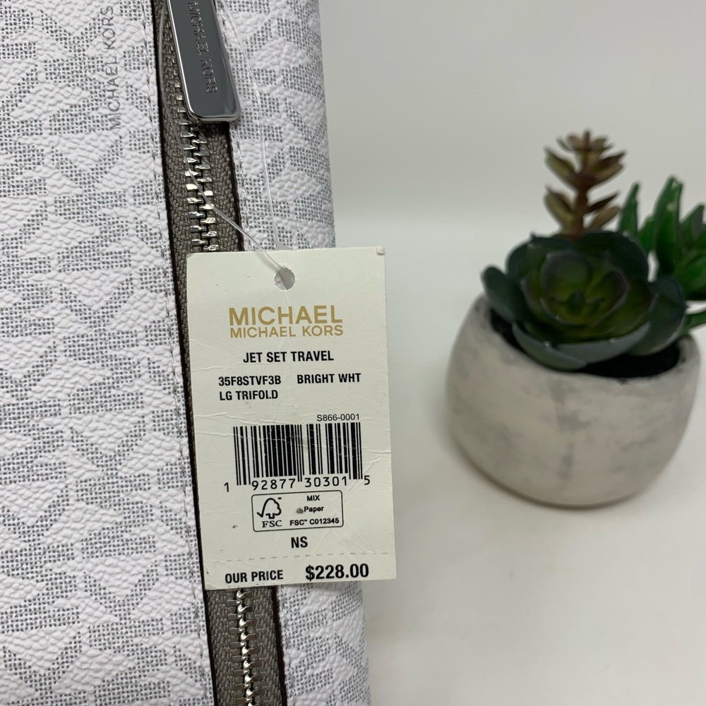 Michael Kors JST Large Trifold Wallet - Picture 8 of 8